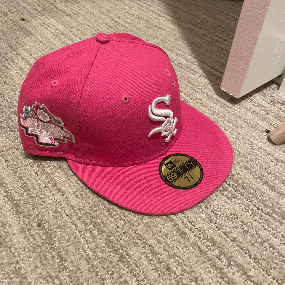 Chicago hat with pink brim
